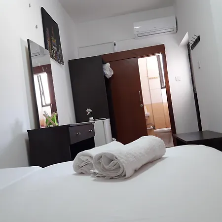 בית אירוח Marina's