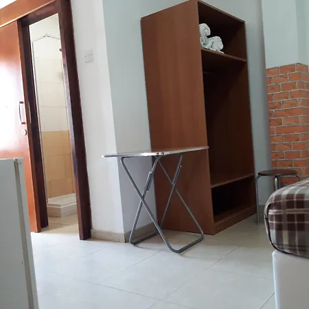 Marina's בית אירוח