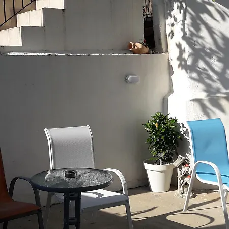 Marina's Xrisopolitissa Alloggio in famiglia Larnaca