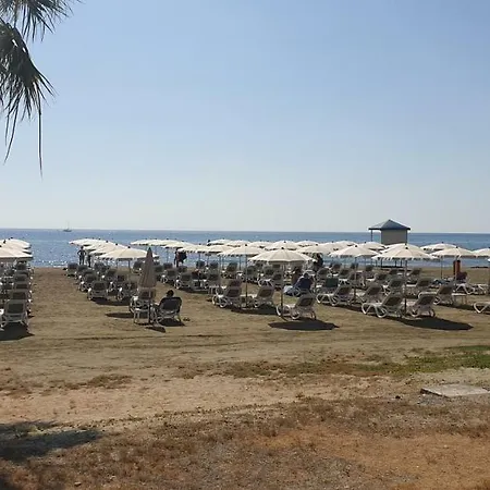 Marina's Xrisopolitissa * Larnaca
