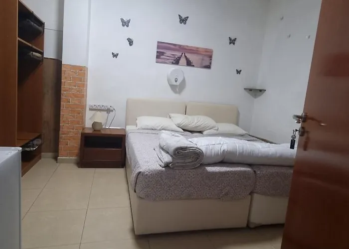 Marina's * ラルナカ