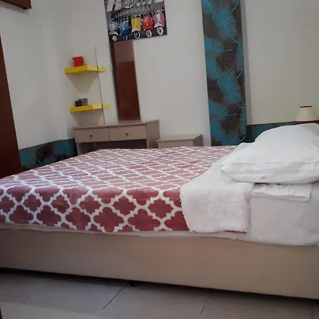 Marina's בית אירוח