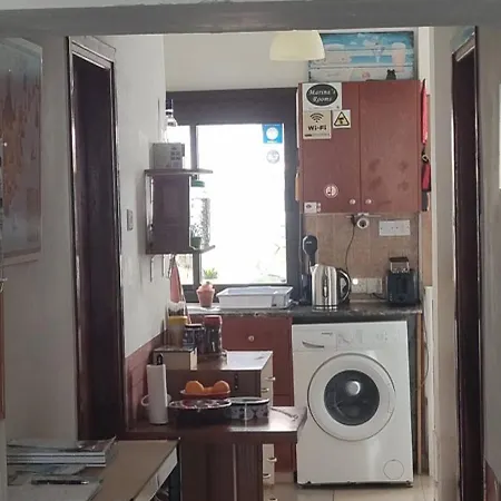 Marina's لارنكا