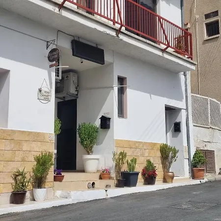 Marina's * Larnaca