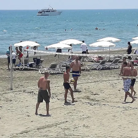 Marina's Xrisopolitissa * Larnaca