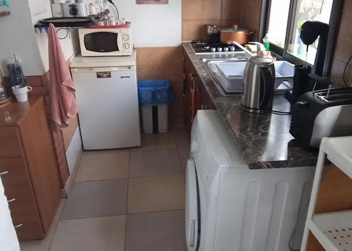 Δωμάτια σε οικογενειακή κατοικία Marina's Λάρνακα