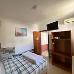 Δωμάτια σε οικογενειακή κατοικία Marina's