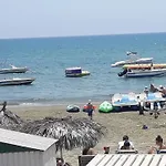 Marina's * Λάρνακα
